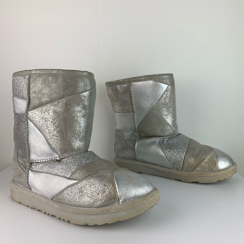 UGG Girl's Silver Suede Classic Short II Patchwork Fashion Boot size 5